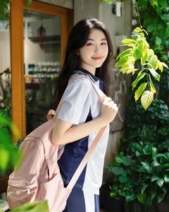 Quyen Linh's Daughter Stuns with Goddess-Like Beauty at the Airport - image 4
