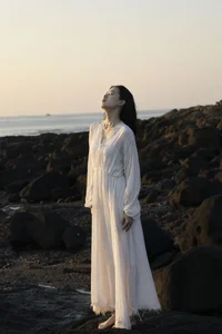 YiTuYu Art Language Vol.9779: 'Jin Tian He Guo Cha' – A 14P Journey into Lifestyle and Aesthetic Art - image 5