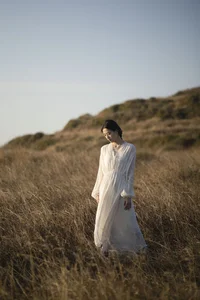 YiTuYu Art Language Vol.9779: 'Jin Tian He Guo Cha' – A 14P Journey into Lifestyle and Aesthetic Art - image 6