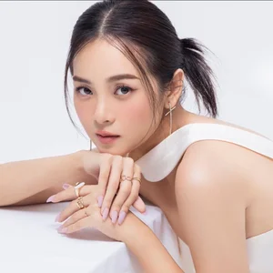 Le Tam Trieu Duong: The Journey of the 'Hương Hoa Dâng Đời' Star at 28 - image 1