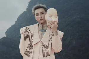 Son Tung M-TP Breaks Boundaries with New MV 'Come My Way' Featuring American Rapper Tyga - image 6
