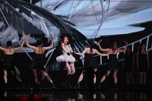 Trang Phap Gains International Recognition: Chinese Media Praises Her Performance in Sisters Who Make Waves - image 6