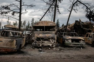 The Horror of Nature: Famous Tourist Destination Destroyed by Unstoppable Forest Fires - image 9