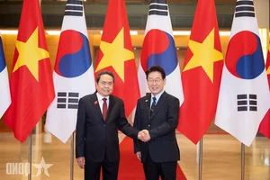 National Assembly Chairman Tran Thanh Man Holds High-Level Talks with South Korean President - image 0