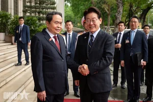 National Assembly Chairman Tran Thanh Man Holds High-Level Talks with South Korean President - image 3
