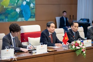 National Assembly Chairman Tran Thanh Man Holds High-Level Talks with South Korean President - image 1