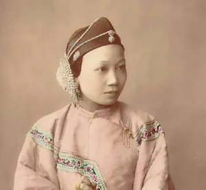 Rare Glimpses of Empress Wanrong: The Timeless Beauty of the Last Qing Empress - image 6