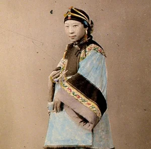 Rare Glimpses of Empress Wanrong: The Timeless Beauty of the Last Qing Empress - image 9