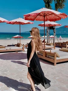 Elegant Beach Style Inspiration: Exploring Luxury Coastal Fashion and Celebrity Travel Trends - image 6