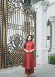 Admiring the timeless beauty of Doãn Hải My in a sweet everyday style - image 0