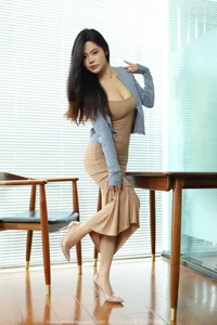 Tu Tu in Mature Style Hip Skirt: IESS Fashion Gallery - image 33
