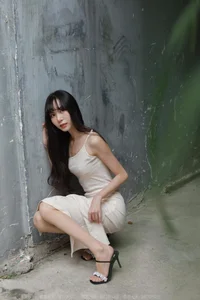 IESS Chiness Model Tuan Tuan: Elegant High Cut and Long Legs Gallery - image 2