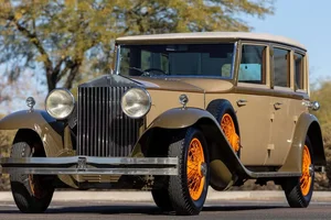 Celebrating a Century of Luxury: The Legendary Rolls-Royce Phantom Marks Its 100th Anniversary - image 17
