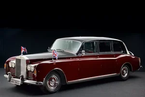 Celebrating a Century of Luxury: The Legendary Rolls-Royce Phantom Marks Its 100th Anniversary - image 7