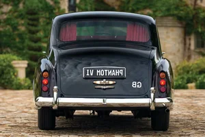 Celebrating a Century of Luxury: The Legendary Rolls-Royce Phantom Marks Its 100th Anniversary - image 9