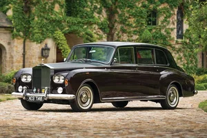 Celebrating a Century of Luxury: The Legendary Rolls-Royce Phantom Marks Its 100th Anniversary - image 4