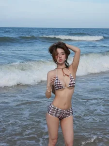 Stunning Transformation: How This Rising Influencer Mastered the Ultimate Glow-Up and Bikini Style - image 5