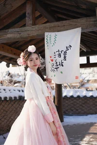 Stunning Visuals in YiTuYu艺图语 Art Language Vol.7340 Featuring Fei Tian Xiao Mo Nu - image 2