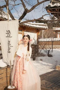 Stunning Visuals in YiTuYu艺图语 Art Language Vol.7340 Featuring Fei Tian Xiao Mo Nu - image 3