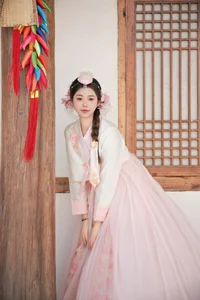 Stunning Visuals in YiTuYu艺图语 Art Language Vol.7340 Featuring Fei Tian Xiao Mo Nu - image 18
