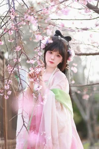 YITUYU Art Language 2024: The Aesthetic Beauty of Spring Cherry Blossoms and Strawberry Sago - image 11