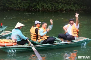 Massive Indian Delegation Visits Trang An: A Milestone for Vietnam Tourism - image 11