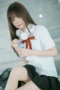 YiTuYu Art Language Vol.10192 Xiao Zhu Kun Le: A Captivating 21-Photo Artistic Portrait Collection - image 2