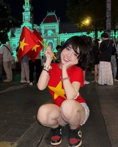 Rising Influencer Bảo Khuyên: The Viral 'Flex' and the Story Behind Her Stunning Social Media Presence - image 4