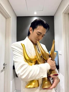 SOOBIN Sets New Records at Cong Hien Awards as V-Pop's All-Rounder - image 1