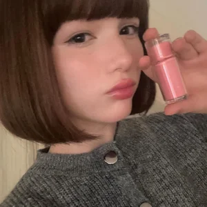 Social Media Abuzz Over the Stunning Doppelganger of Famous Influencer Xoai Non - image 0