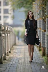 IESS Series 177: Following Yun Zhi on Her Daily Commute - image 9