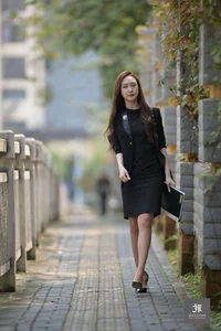 IESS Series 177: Following Yun Zhi on Her Daily Commute - image 2