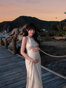 Tran Thanh Tam 'Hot Girl Trung Ran' Shares Heartwarming Maternity Kitchen Photoshoot - image 1
