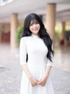 The Rise of the 'Pure Beauty' Aesthetic: Graduation Season's Most Viral Student - image 0
