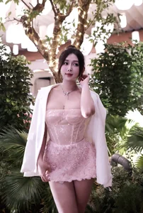 The Rise of the 'Hong Ty' Trend: How a Vietnamese Influencer Captured the Spotlight - image 5