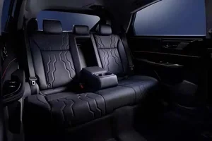 Honda Insight Relaunch in Japan: Stylish Hybrid Performance Starting at 840 Million VND - image 1