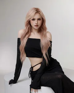 Xoai Non Under the Spotlight: Fans Scrutinize Her Beauty Following Viral Photos with Gil Le - image 0
