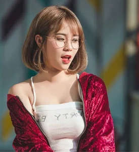 Streamer Misthy Steals the Spotlight: Stunning Wedding Guest Look Sparks Viral Online Discussion - image 2