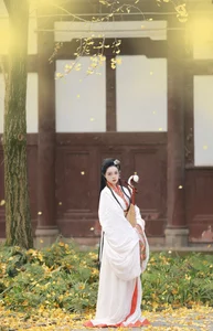 The Art of Elegance: YiTuYu Art Language Vol.6437 Nu Li Hua Zhuang De Sui Sui - image 0