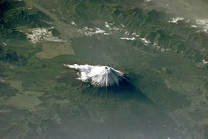 The Science of Scenery: Global Natural Wonders from an Aerial Perspective - image 6