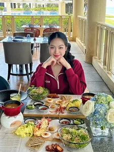Vietnamese Singer Phuong Linh Shows Off Youthful Street Style During Hong Kong Vacation - image 1