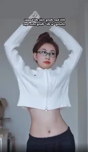 TikTok Sensation Thanh Meo Viral Video Highlights Her Surreal Waistline - image 10
