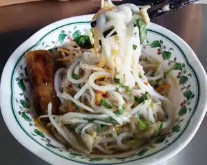 Banh Tam Bi: Mekong Delta's Rustic Dish That Hooks Diners From the First Bite - image 2