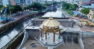 Unique Architecture of the New Water Retention Spillway on Hanoi's To Lich River - image 0