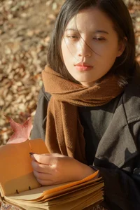 YiTuYu Art Language Vol.10170: Featuring Model 2000 in an Elegant 28-Page Digital Portrait Gallery - image 9