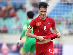 Công Vinh Embarks on a New Chapter Years After Retiring from Football - image 5
