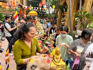 Traditional Buddha Bathing Ceremony Celebrated During Chol Chnam Thmay Festival - image 0