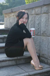IESS Wanping Elegant Black Hip Skirt and Office Style Gallery - image 8