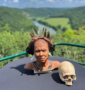 Stunning Facial Reconstruction of a Prehistoric Woman: Bridging Ancient History and Modern Science - image 6