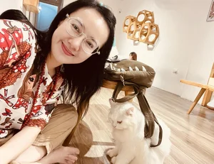 Vietnamese MC Hoài Anh: Timeless Beauty Beyond the Camera Lens - image 2